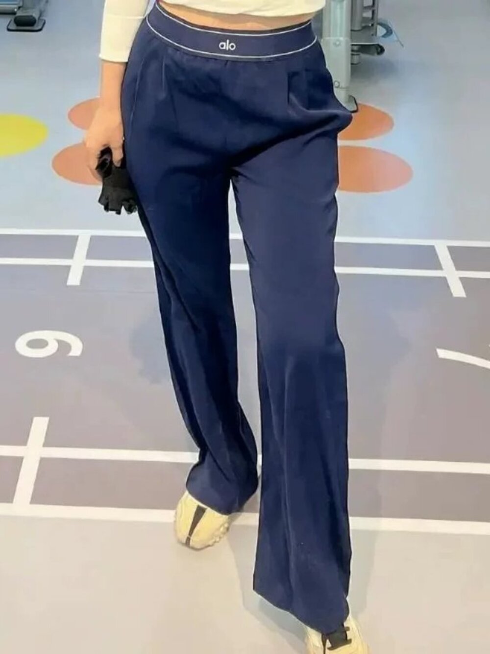 ✨NWT Alo Yoga Suit Up Trouser Navy Blue Regular Version 30 inches in length - Picture 10 of 10